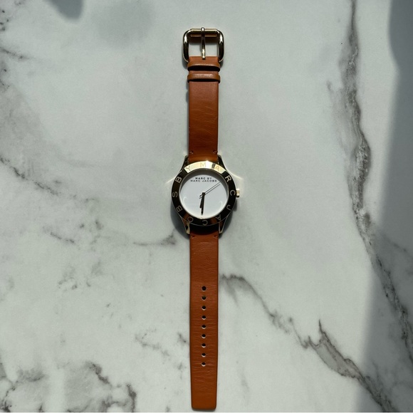 Marc Jacobs Leather Watch - Picture 3 of 3